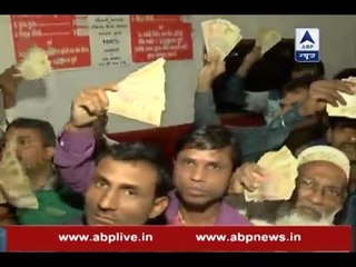 Demonetisation effect: Long queue outside post offices in Surat