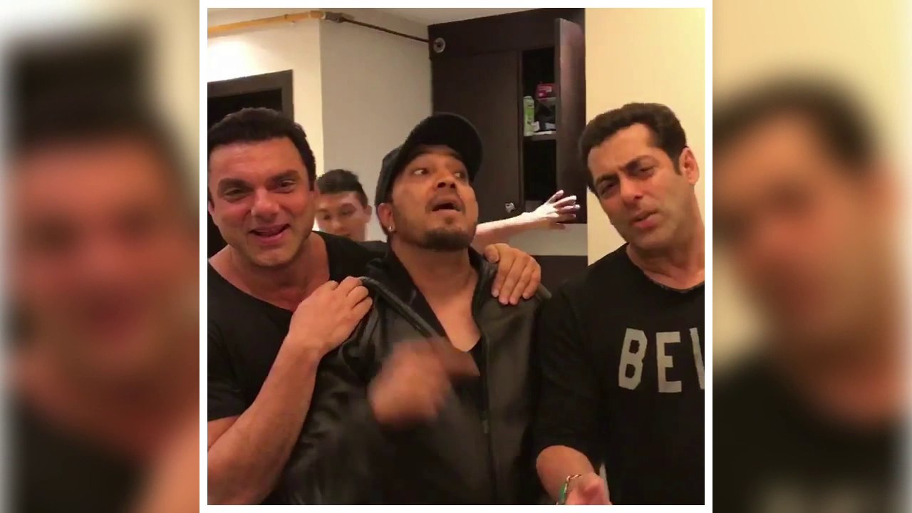 Video Salman Khan Mika Singh & Sohail Khan Sings Song Togerher