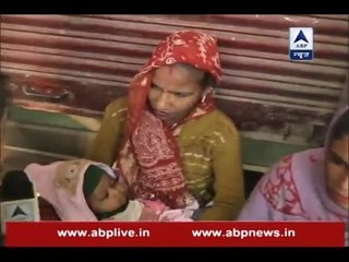Cash Crisis: People waiting since 4 AM outside a closed bank at Sansad Marg, Delhi