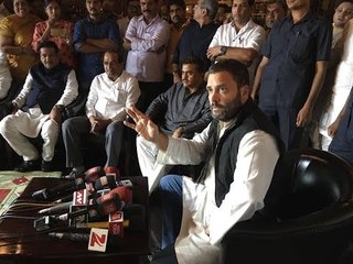 Скачать видео: Demonetisation will turn out to be a big scam, says Rahul Gandhi