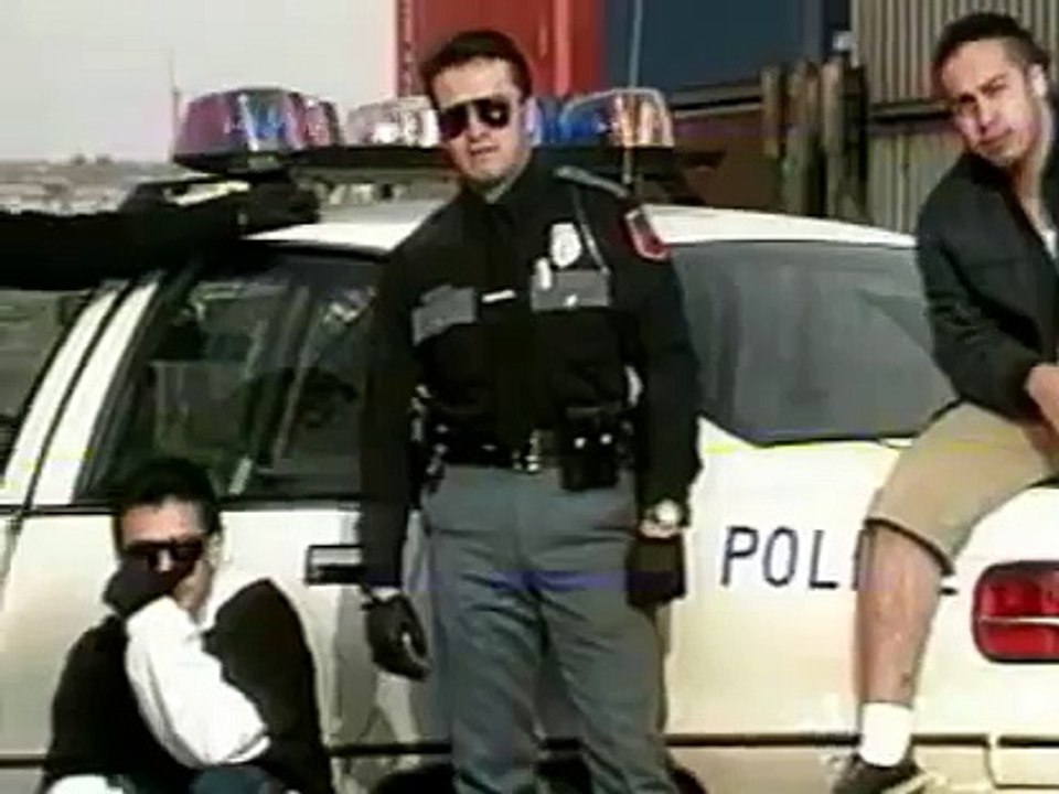 Clip de Rap de la police US en 92 contre les Gangs et la drogue !