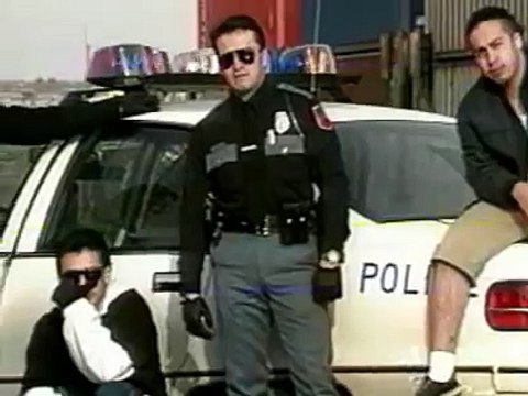 Clip de Rap de la police US en 92 contre les Gangs et la drogue !