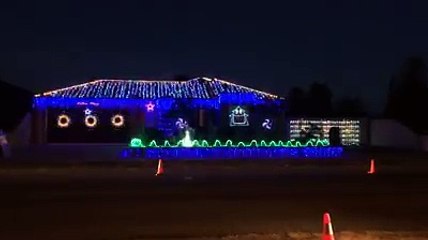 Un Australien synchronise ses décorations de Noël avec du ACDC et c'est plutôt impressionnant