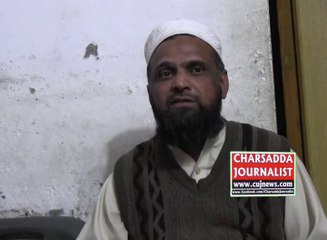 A low grade employee of DHQ Hospital charsadda threaten to burnt  himself against corruption of LB official