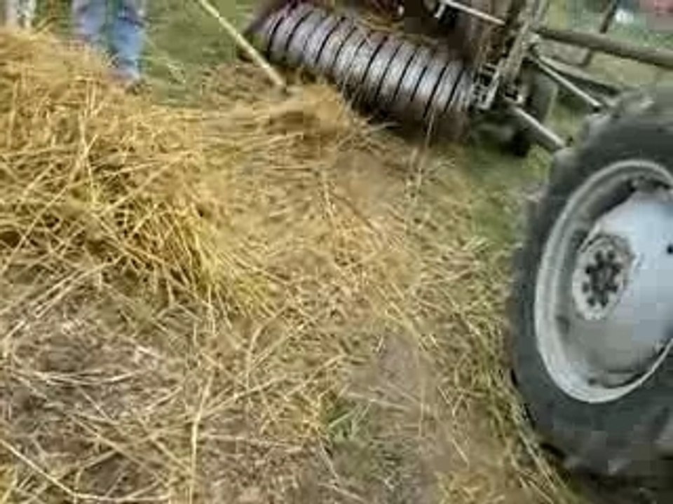 petite batteuse avec pony et presse Rivière Casalis  3ème