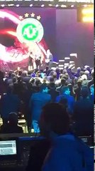 El presidente del Chapecoense recibió la Copa Sudamericana y la compartió con Atlético Nacional