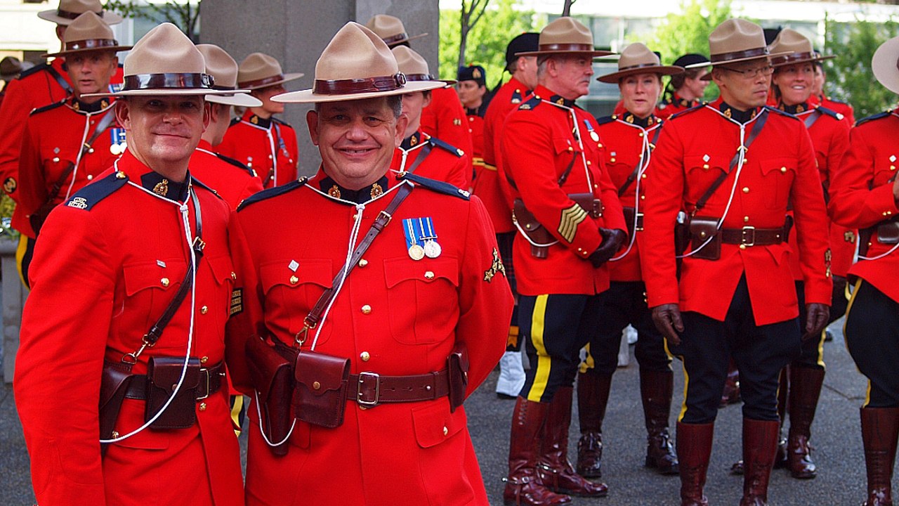 Top 10 Countries with Best Police Forces In the World 2016