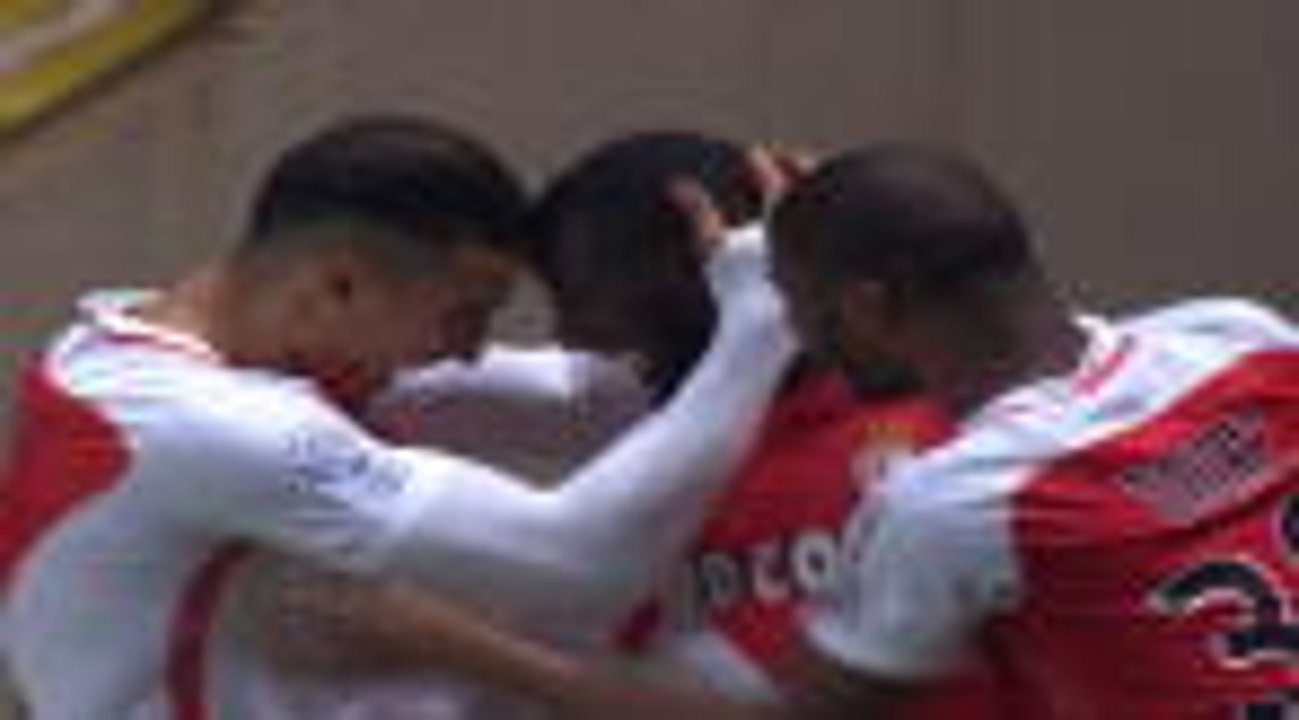 Monaco capitalise on 'keeper blunder