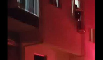 Tartıştığı erkek arkadaşı pencereden itti