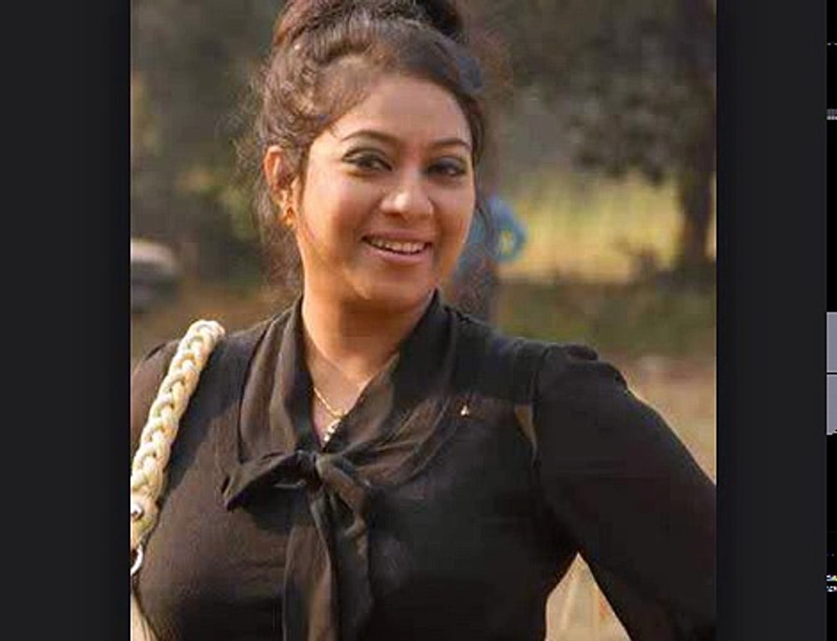 Shabnur a ki hot dress lage dhakte