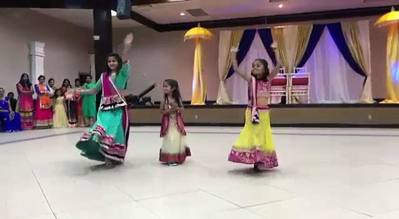 Rajasthan In A Anuyal Facshan In Pram Ratan Song