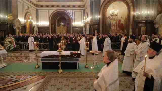 Políticos y diplomáticos despiden al embajador ruso asesinado en Ankara