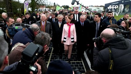 Ségolène Royal inaugure la première route solaire au monde