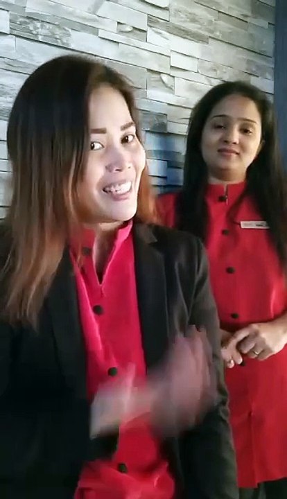 Filipino Girl Singing Poomaram Malayalam Songg