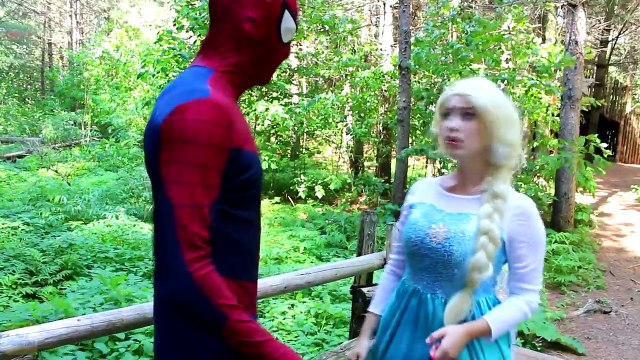 Frozen Elsa & Spiderman Break Up! w_ Pink Spidergirl, Ariel Mermaid, Superman, Joker! Superhero Fun-nJH9HBnd_x8