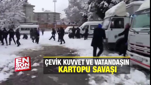 Çevik kuvvet ile vatandaşın kartopu savaşı | En Son Haber