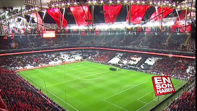 Beşiktaş Arena'da şehitler için saygı duruşu | En Son Haber