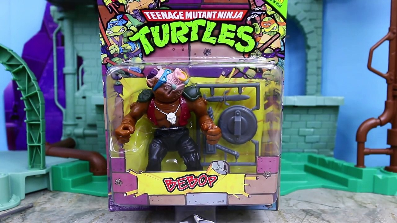 Teenage Mutant Ninja Turtles Classic Giant Bebop vs New Classic Action Figure Bebop
