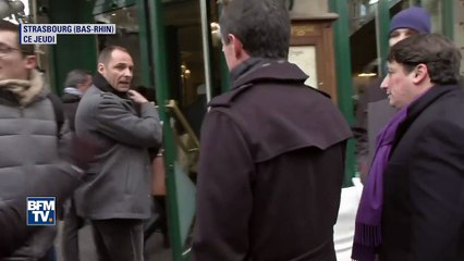 Manuel Valls se fait enfariner par un anti 49.3 à Strasbourg