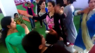Kashmiri Girls Dancing In Mehndi Night