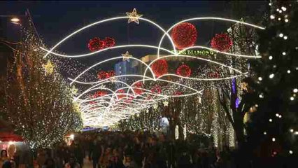 Pristina ilumina sus calles para celebrar la Navidad