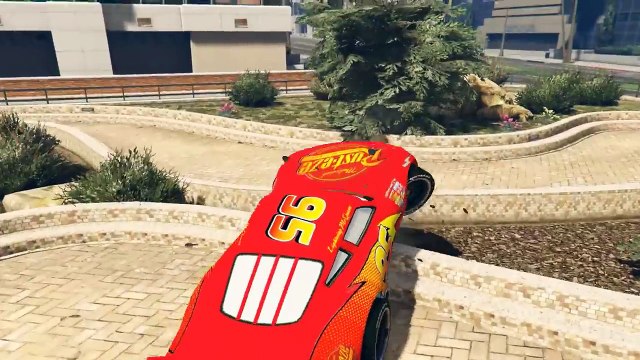 SPIDERMAN de Marvel Comics et FLASH McQUEEN (Disney Pixar Cars 2) et TANK | Dessin animé en Francais