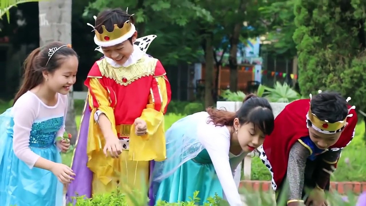 Spiderman Fake Is Play BOOM   Baby Elsa Vs Spiderman In Realife   Childrens Indoor #Playground-BrssS1H1xsg