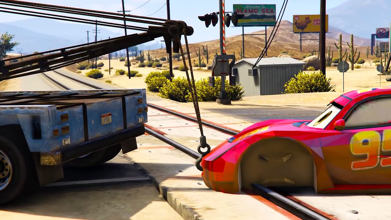 Disney Cars McQueen in Trouble 3! Spiderman & HULK trying to get help! Disney Cartoon Cars for Kids