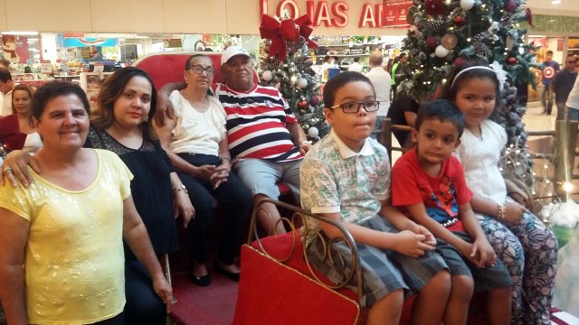 SEU LUIZ, MIDIAN, DONA LÍDIA, THÁBATTA, FERNANDA, RAPHAELL E OSMILTON NO NATAL DO SHOPPING RECIFE 22-12-2016