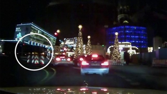 Берлинский террорист после наезда на людей пошел в мечеть