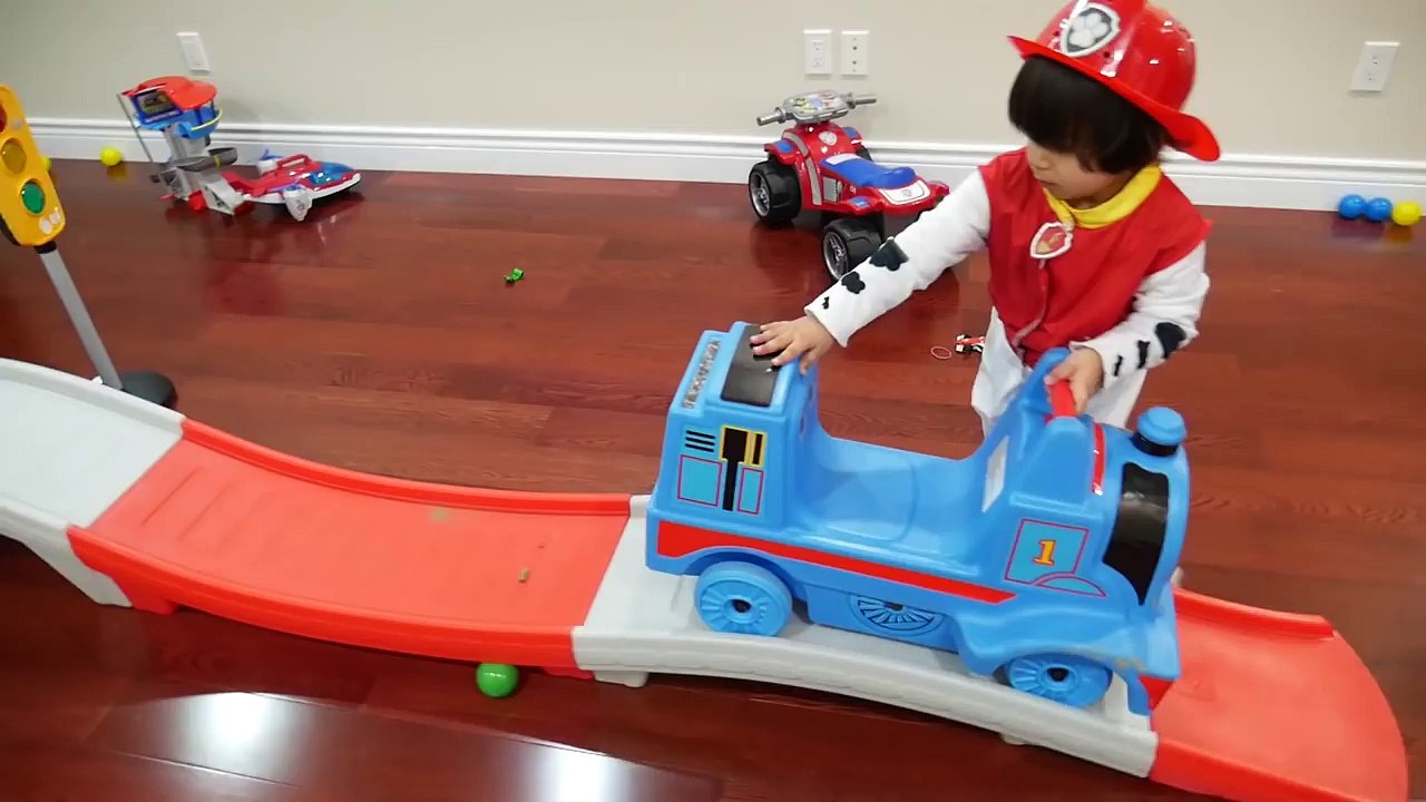 Step2 THOMAS THE TANK ENGINE Up & Down Roller Coaster Thomas and Friends Ride On Car Toys Collectors