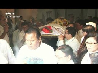 Bollywood Mourns Death Of Yesteryear's Actress Nanda