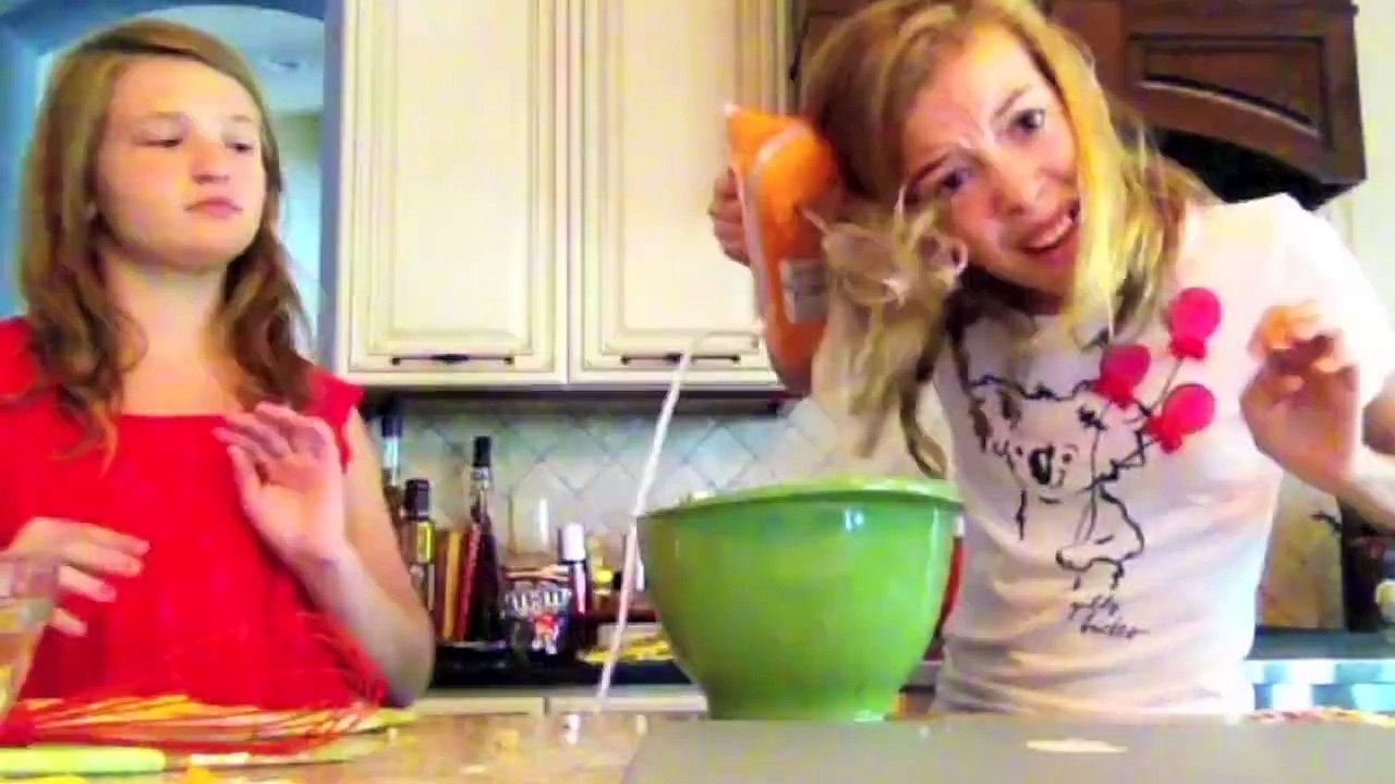 Cuisiner pour Noel : mauvaise idée! Compilation de FAIL et ratés de Noel!