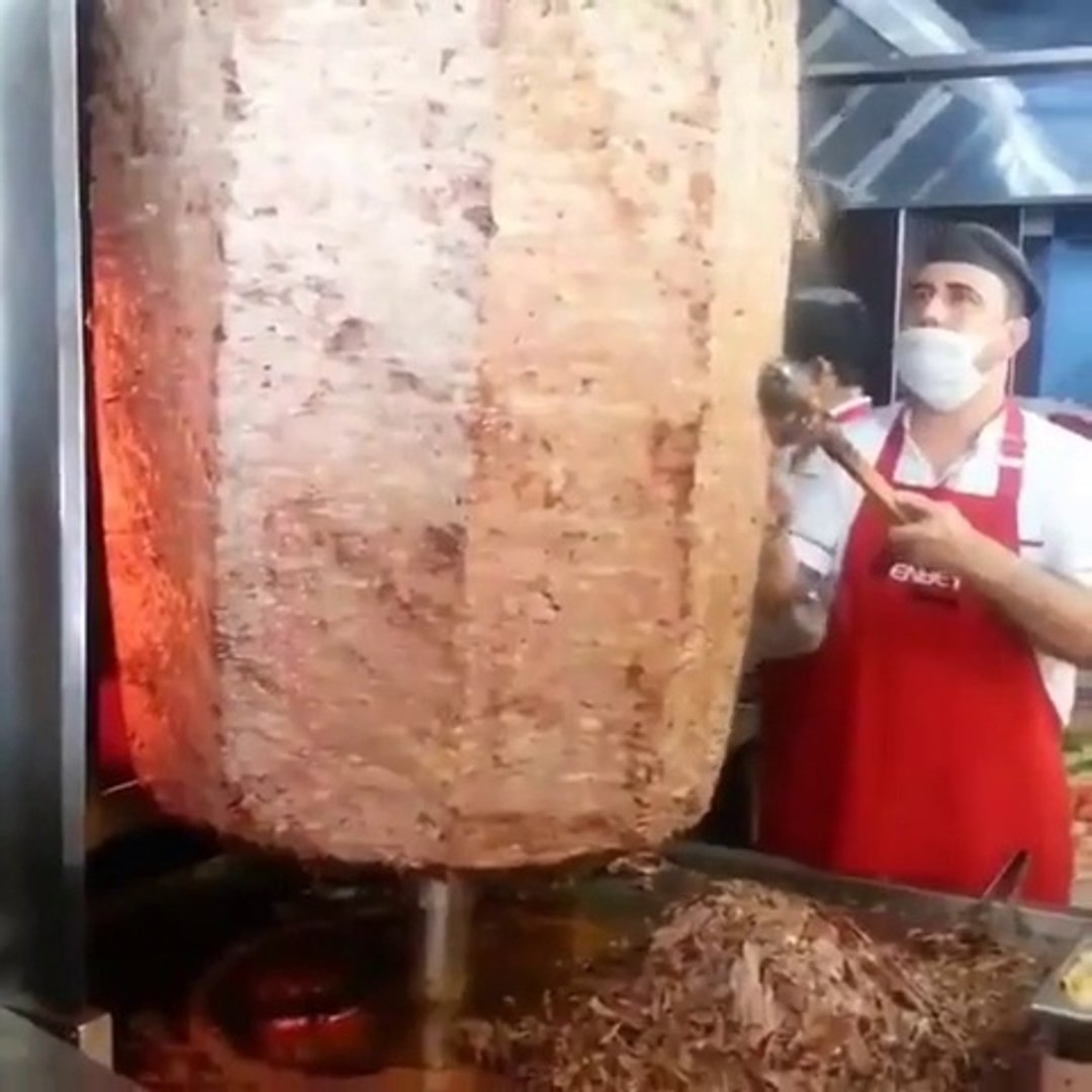 Plus grosse broche de Kebab au monde, juste ENORME ! - Vidéo Dailymotion