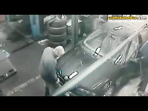 Adanada Oto Tamircisinde Sıradan Bir Gün