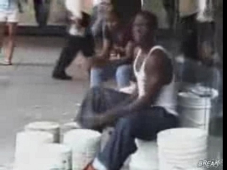 Incroyable batteur de rue!!!!!!!!