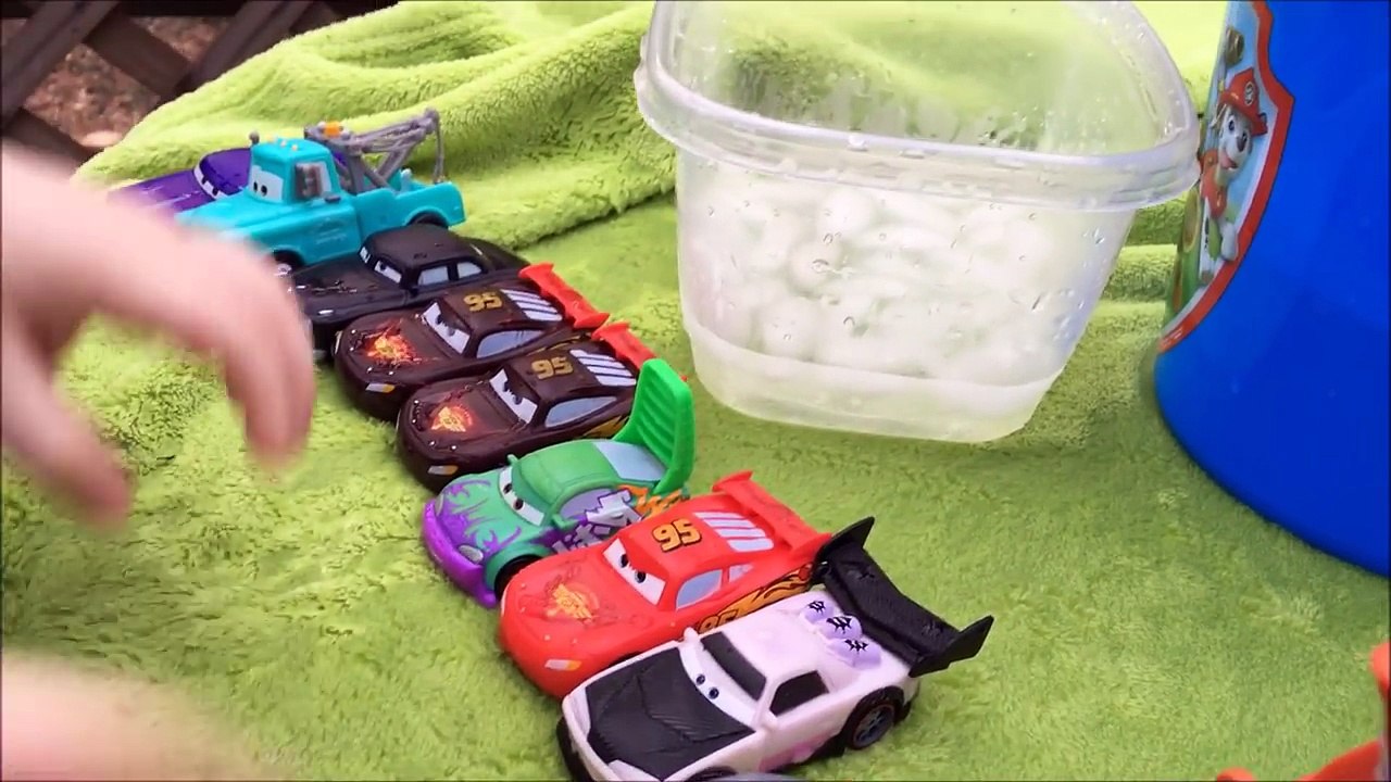 CARS Chase & Change Frank - Color Changers! Lightning McQueen and Mater
