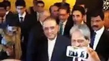 Asif Ali Zardari Flirting with Female Reporter