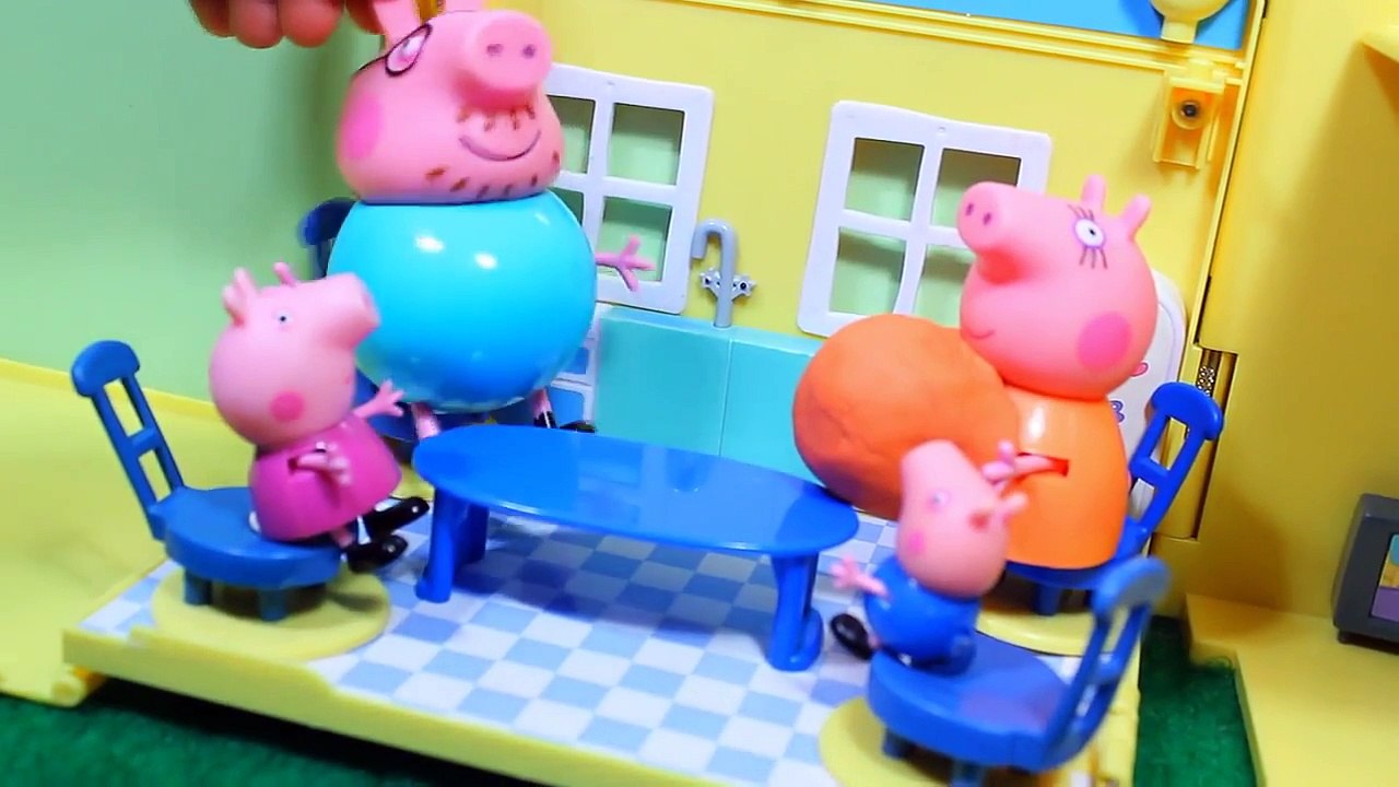 Куклы Барби и Штеффи Видео для Детей Свинка Пеппа Рожает 10 детей Делает Укол Peppa Pig