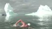 Lewis Pugh nada entre icebergs da Antártida para pedir proteção oceânico