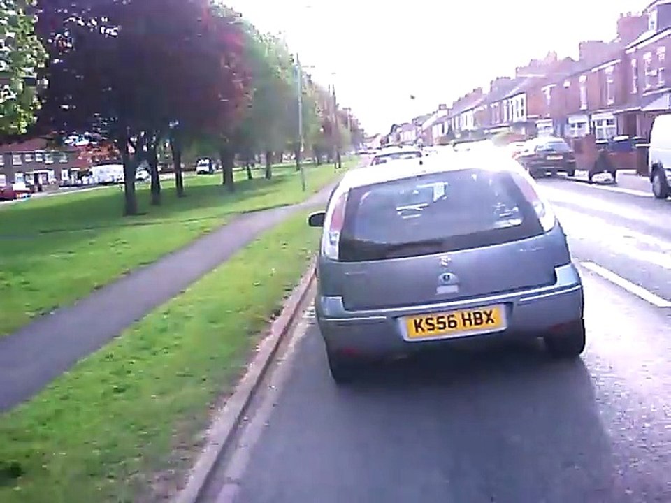 Dangerous road rage - YE56 XFP