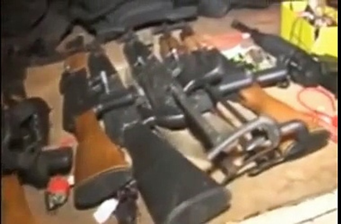 Vidéo: Yaya Jammeh et son arsenal militaire... Regardez