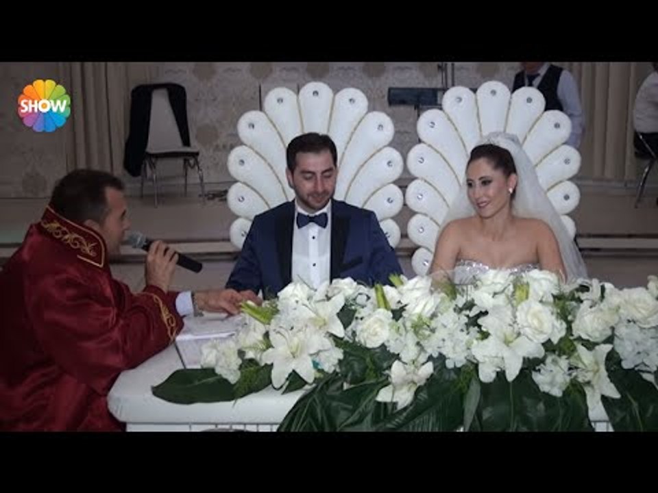 Gelin, nikah masasında herkesi şok etti!