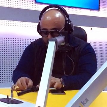 =جعفر القاسمي يبكي بسبب تعكر حالة والده الصحية اثر نشر اشاعة وفاته ويقول عائلتي خط احمر (فيديو)