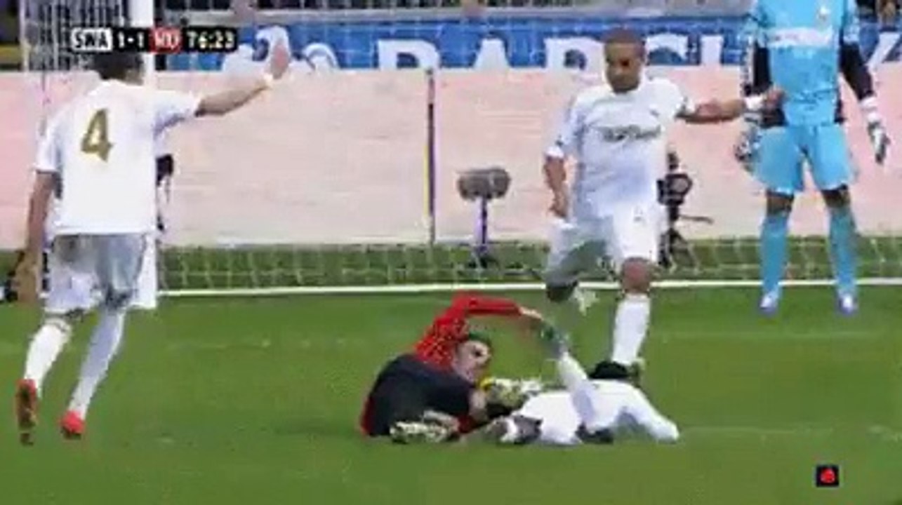 Van Persie'nin 4 Yıl Önce Ölümden Döndüğü An!