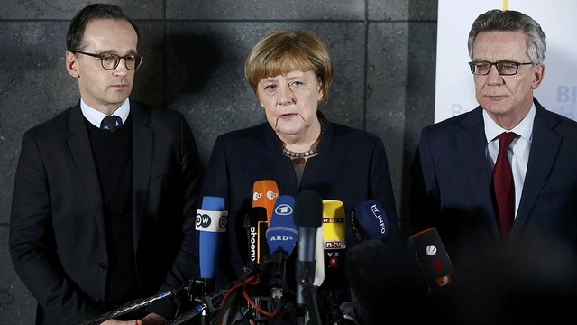 Merkel: La nostra democrazia e i nostri valori saranno più forti del terrorismo