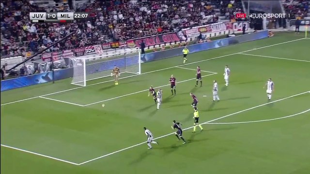 L'exceptionnel petit pont d'Alex Sandro !
