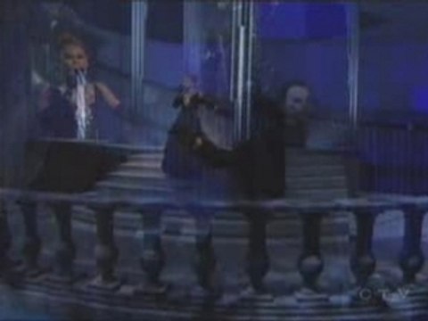 Beyonce - Learn To Be Lonely (Live @ Oscars 2005)