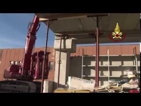 Norcia (PG) - Terremoto, messa in sicurezza archivio comunale (23.12.16)