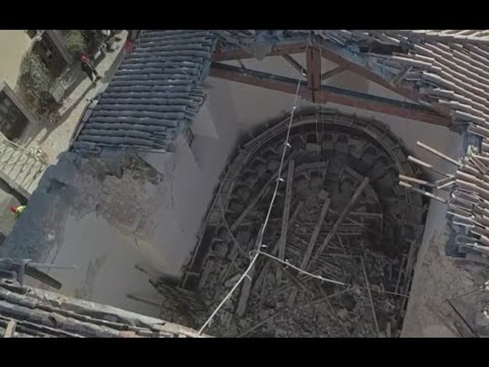 Norcia (PG) - Terremoto, sorvolo su Chiesa di San Francesco (19.12.16)